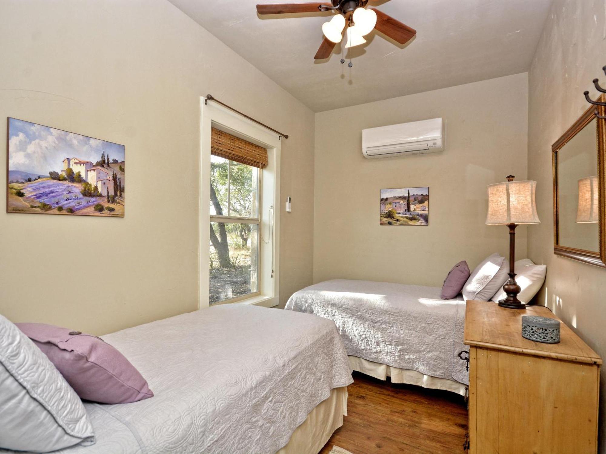 Cabins At Flite Acres - Mountain Laurel Wimberley Exterior foto