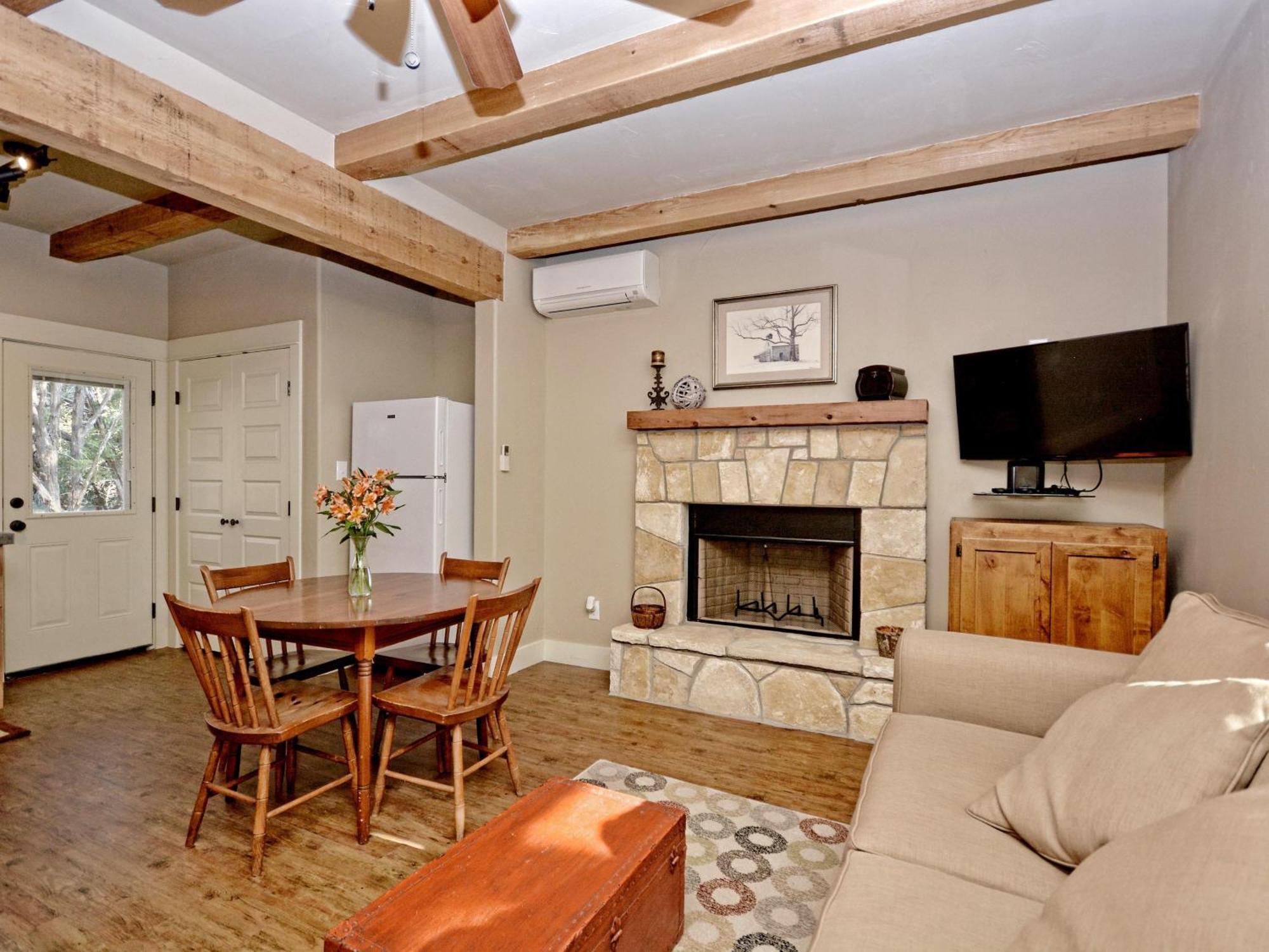 Cabins At Flite Acres - Mountain Laurel Wimberley Exterior foto